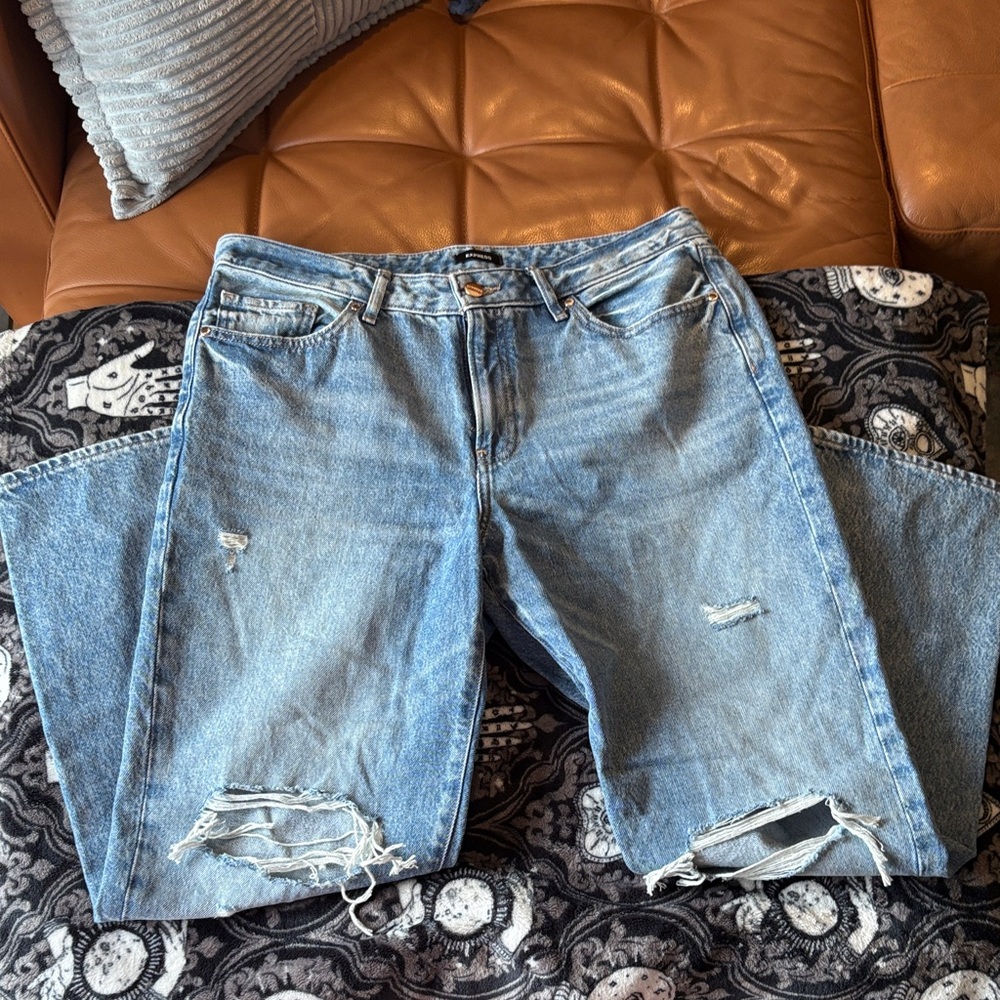 Express Distressed Cropped Jeans in Light Blue
